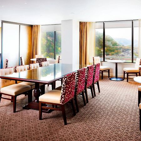 Sheraton Pittsburgh Hotel At Station Square Экстерьер фото